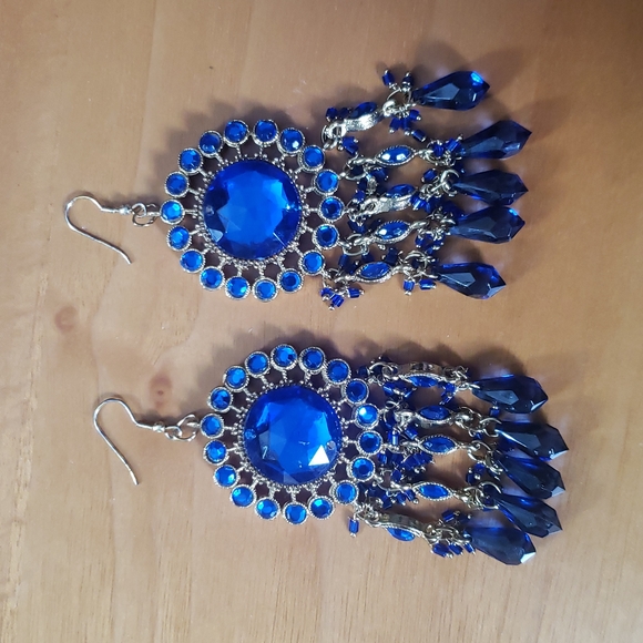 Beautiful Royal Blue Fashion Earrings - Picture 1 of 2